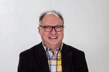 Acknowledging Acting English Chair Gary Lipschutz Image