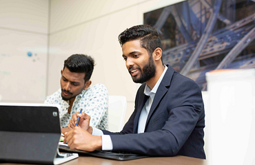 business-students-at-computer